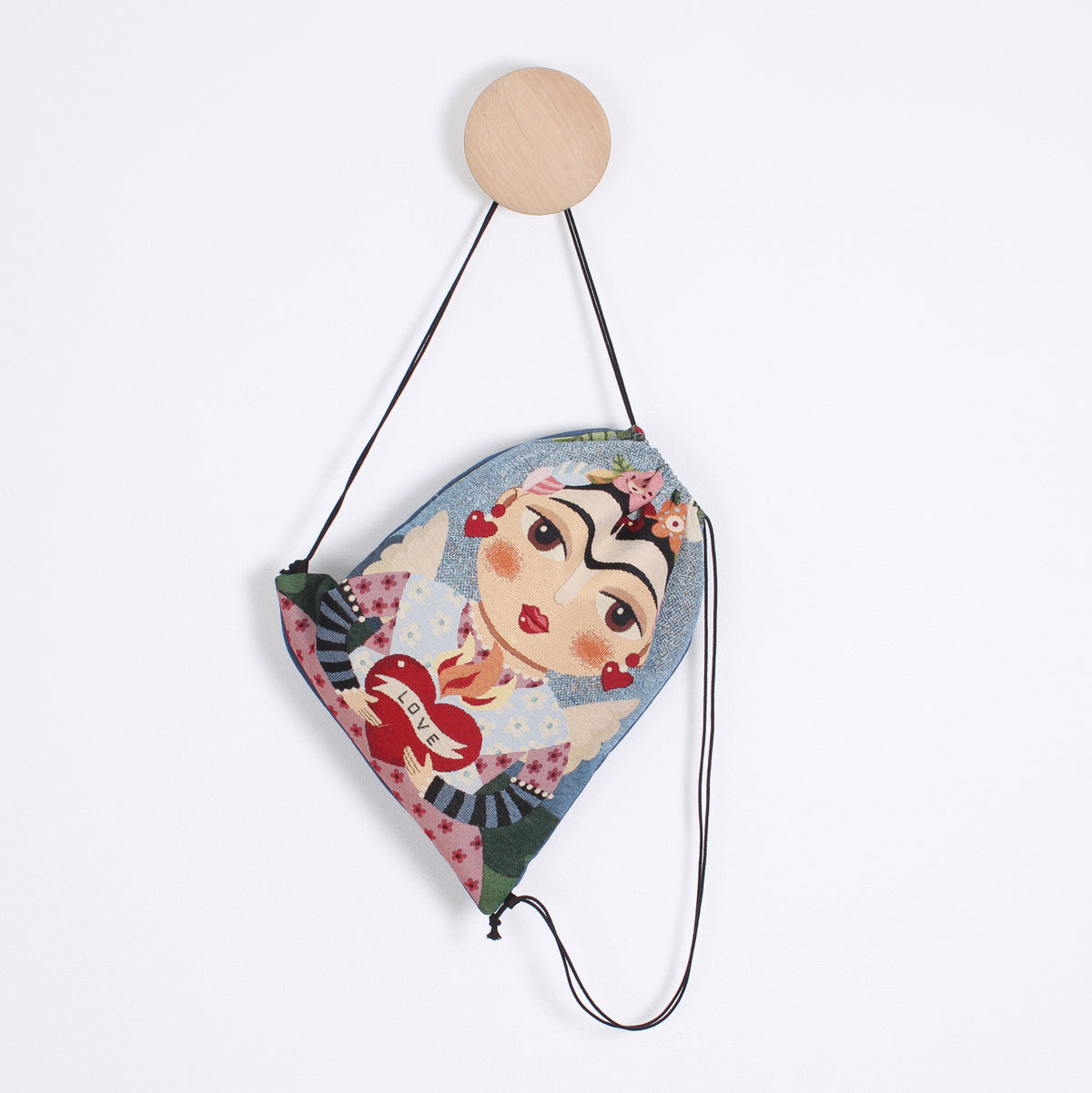 Frida rygsæk, Love