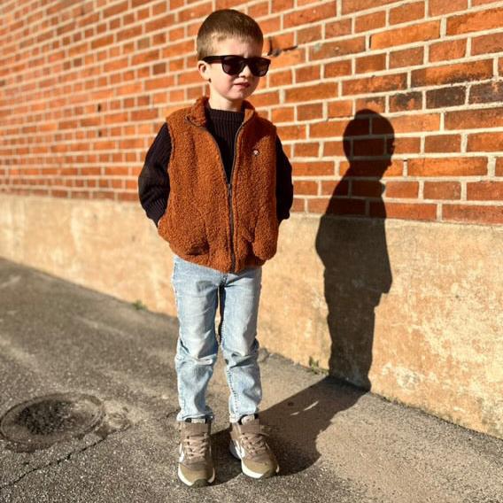 Teddy Vest,  Fox