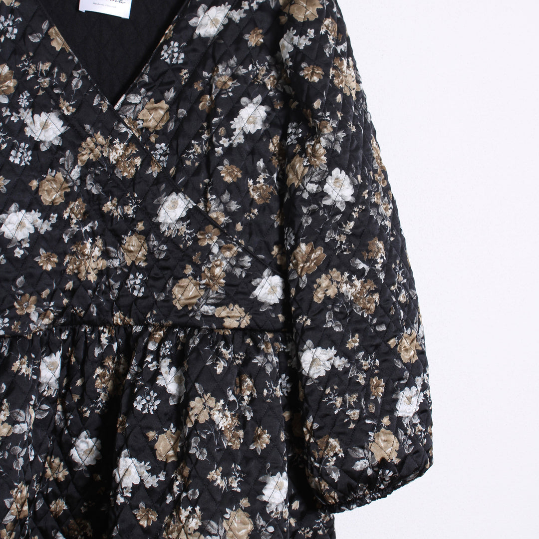 Jo Kort Kjole, Quiltet Flowers