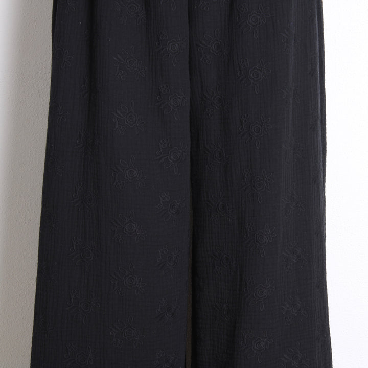 Viddebukser, Embroidery Roses