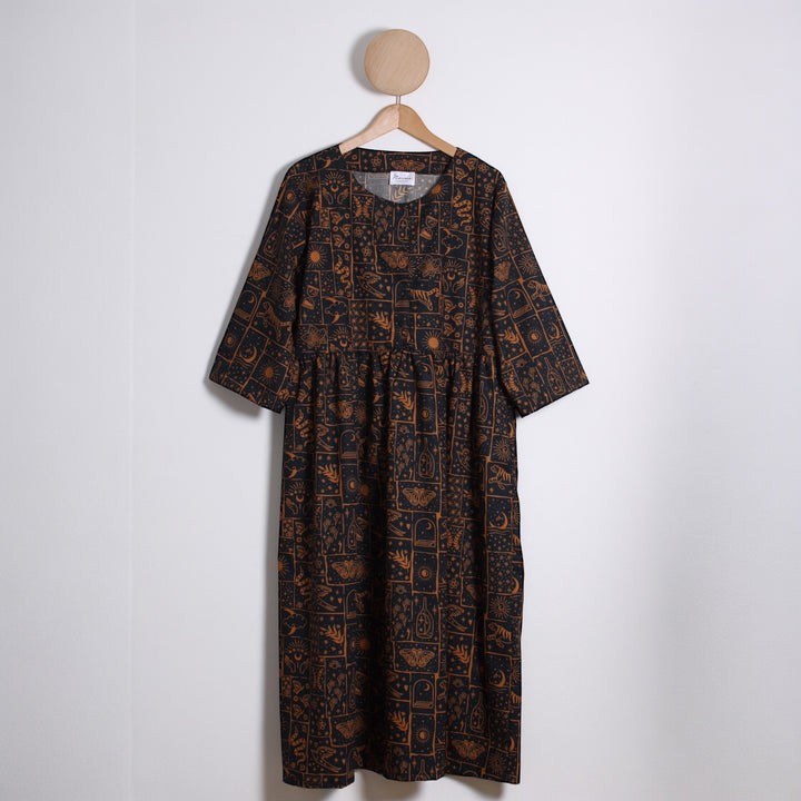 PREORDER Beth Mom Kjole, Dark Boho