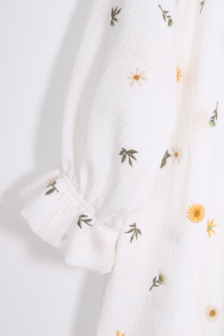 Muslin Kjole, Embroidery Flowers